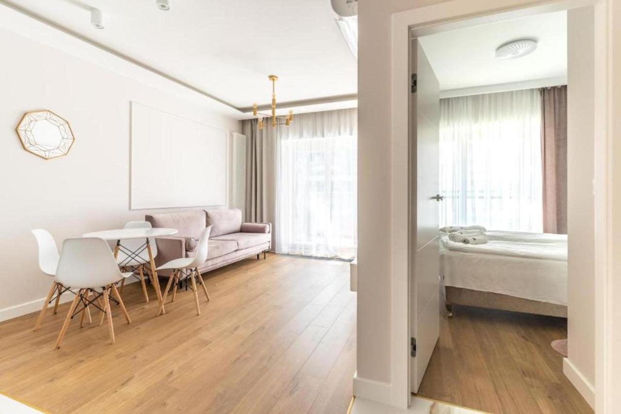 Apartament Mennica Residence - Golden Apartments - Comfortable And Stylish Varsóvia Exterior foto